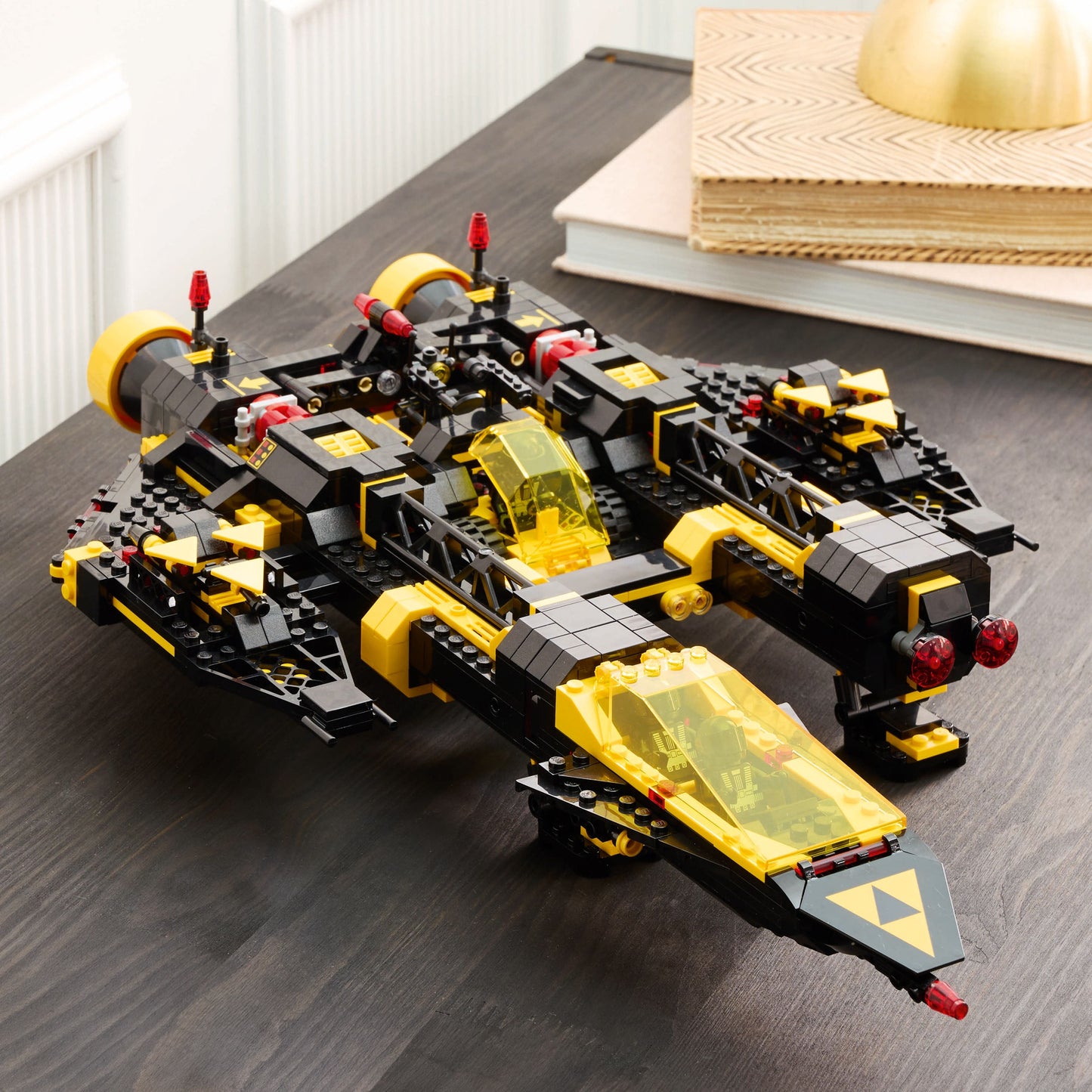 LEGO 10355 The Blacktron Renegade