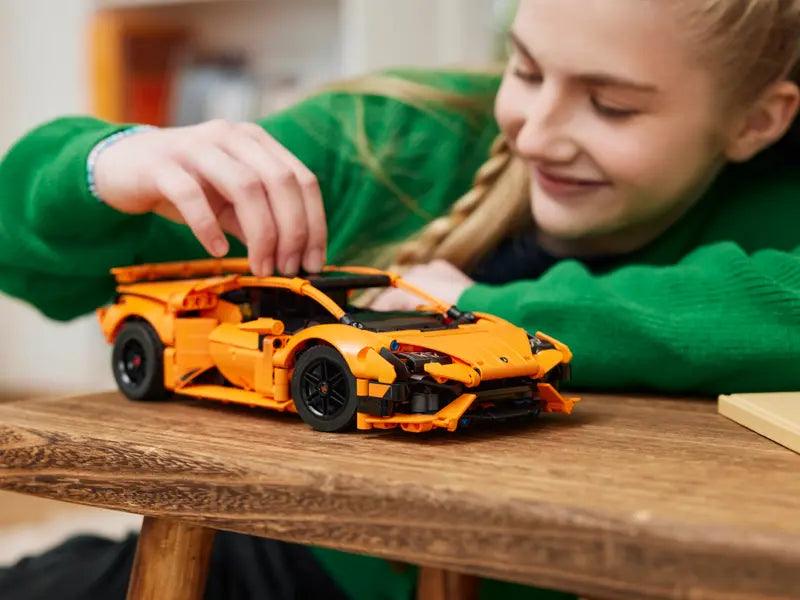 LEGO Lamborghini Huracán Tecnica orange 42196 Technic LEGO CREATOR @ 2TTOYS LEGO €. 44.99