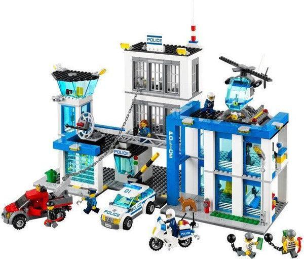 LEGO Police Station 60047 City LEGO CITY @ 2TTOYS LEGO €. 79.99