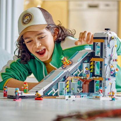 LEGO Ski and Climbing Centre 60366 Ski City LEGO CITY @ 2TTOYS | Official LEGO shop😊🥰 LEGO €. 104.99