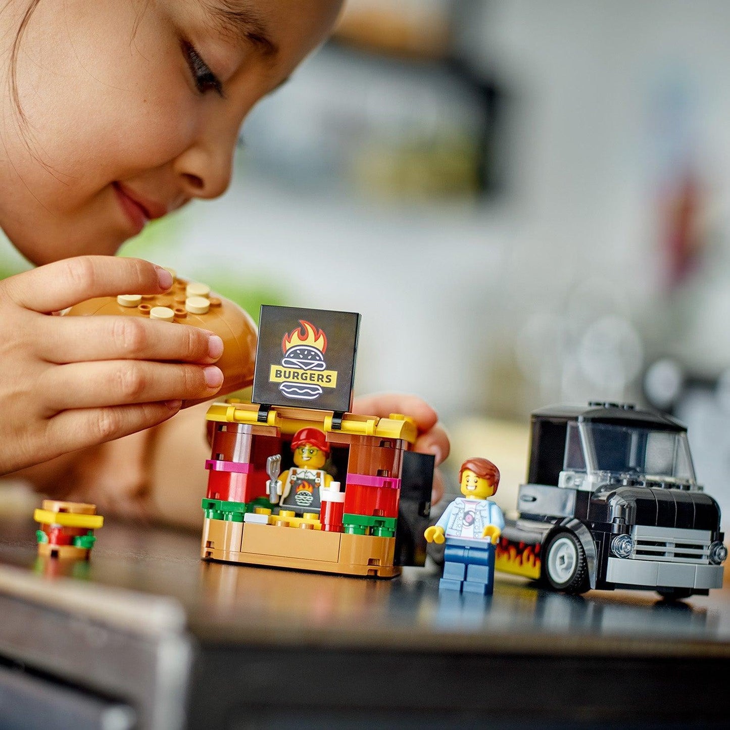 LEGO Burger Van 60404 City LEGO CITY @ 2TTOYS LEGO €. 19.99