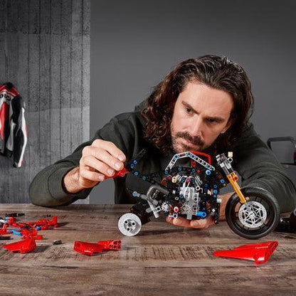 LEGO Ducati Panigale VR4 Super Bike 42107 Technic LEGO TECHNIC @ 2TTOYS LEGO €. 59.48