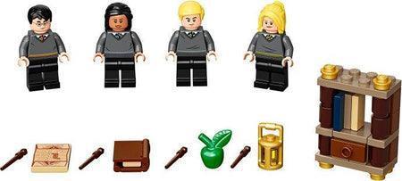 LEGO Hogwarts Students Accessory Set 40419 Harry Potter LEGO HARRY POTTER @ 2TTOYS LEGO €. 14.99