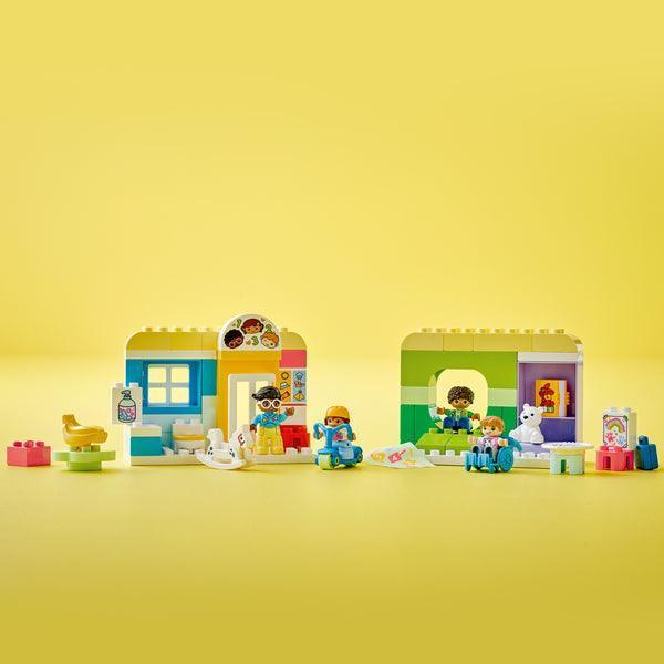 LEGO Life At The Day-Care Center 10992 DUPLO LEGO DUPLO @ 2TTOYS LEGO €. 47.99