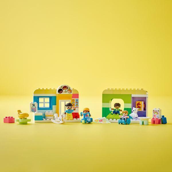 LEGO Life At The Day-Care Center 10992 DUPLO LEGO DUPLO @ 2TTOYS | Official LEGO shop😊🥰 LEGO €. 47.99