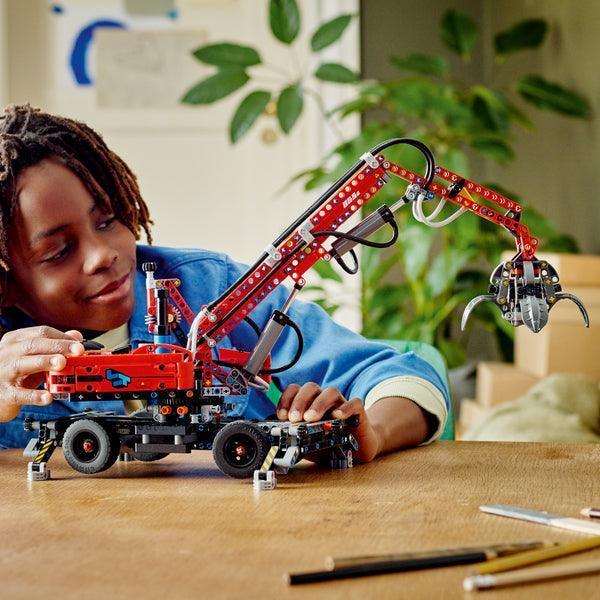 LEGO Material Handler 42144 Technic LEGO TECHNIC @ 2TTOYS LEGO €. 119.99