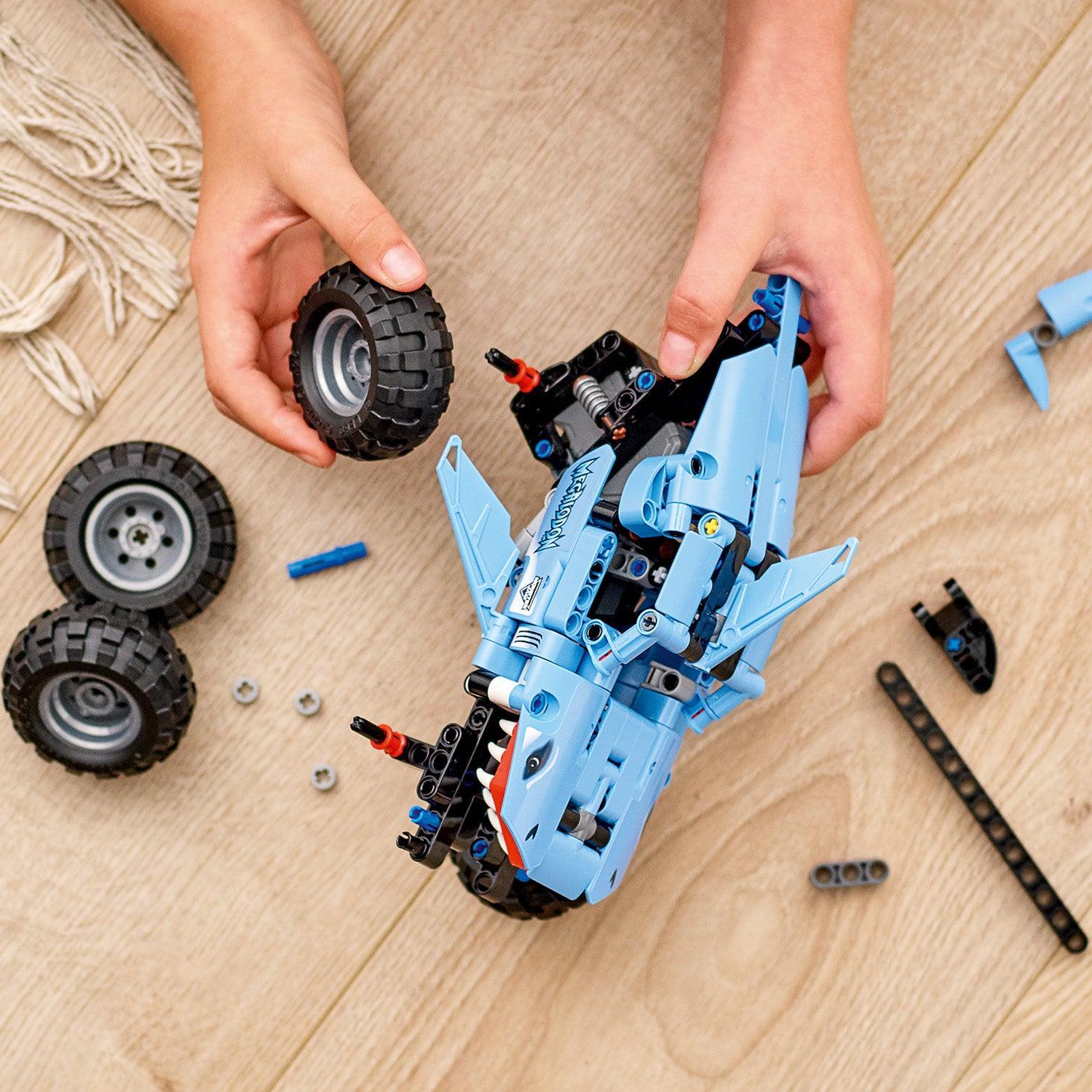 LEGO Megalodon Monster truck Jam Blue 42134 Technic LEGO TECHNIC @ 2TTOYS LEGO €. 16.99