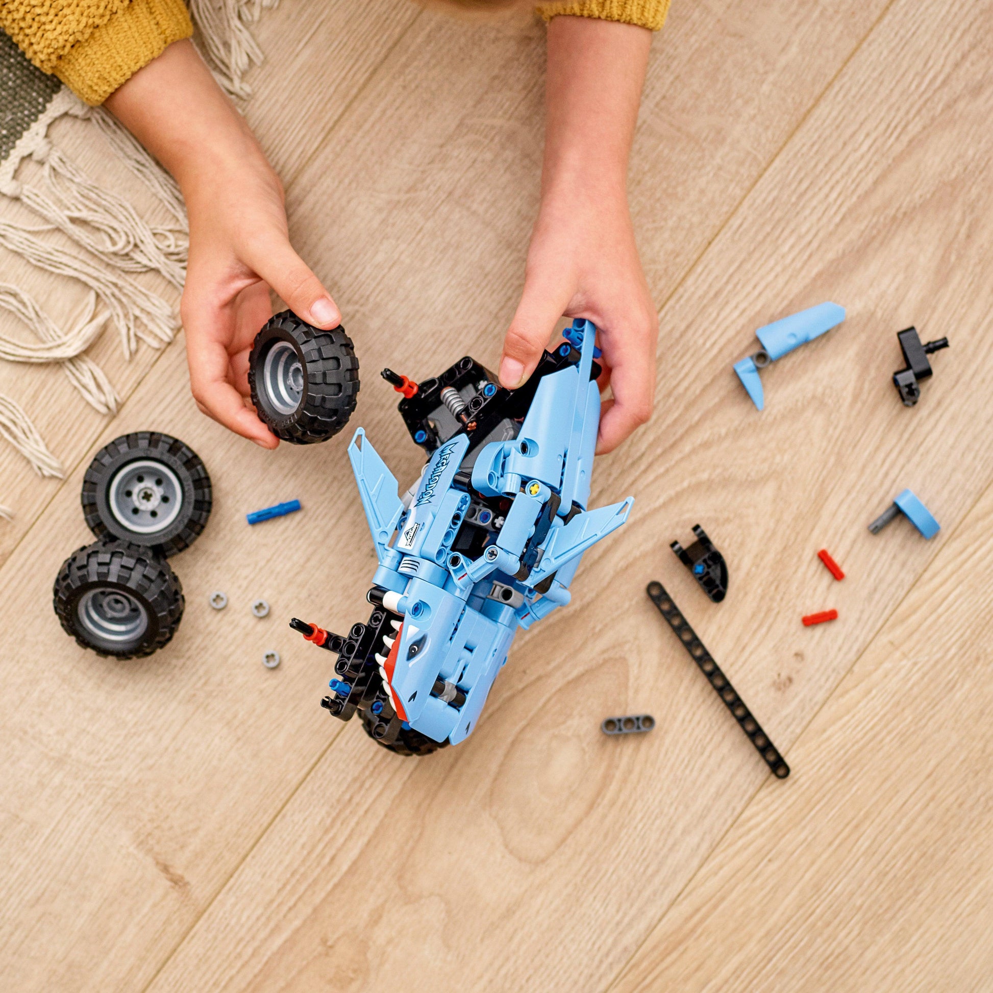 LEGO Megalodon Monster truck Jam Blue 42134 Technic LEGO TECHNIC @ 2TTOYS LEGO €. 16.99